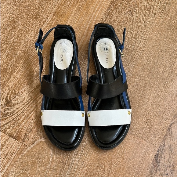 Tahari Shoes - Tahari Women shoes 7.5